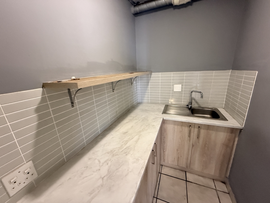 To Let Commercial Property for Rent in Parow Industrial Western Cape